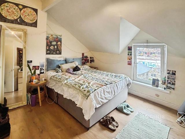 Richmond Road, Roath, Cardiff, CF24 1 bed flat to rent £850 pcm £196 pw