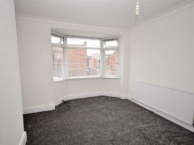 Richmond Road, South Shields 3 bed flat to rent £695 pcm £160 pw