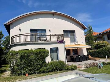 Richtpreis Großzügiges Einfamilienhaus mit 360 m² Nutzfläche, Garage und Swimmingpool!
