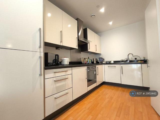 Rick Roberts Way, London, E15 1 bed flat to rent £1,799 pcm £415 pw