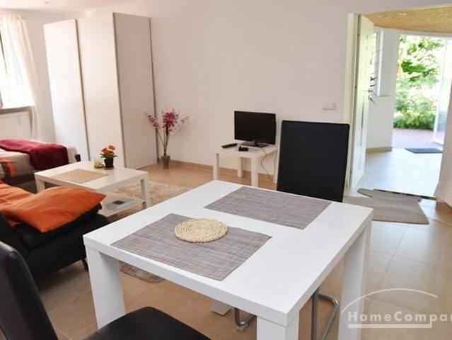 Ricklingen, Modern furnished apartment with conservatory