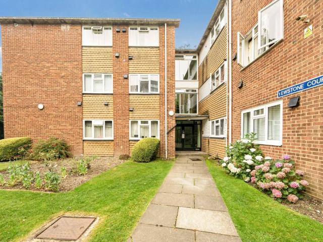 Rickmansworth Road, Watford WD18, 2 bed flat to rent, £1,650 pcm | PrimeLocation