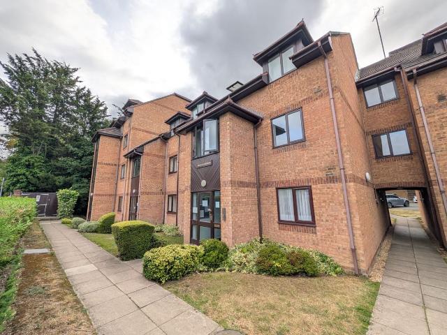 Rickmansworth Road, Watford WD18, 2 bed flat to rent, £1,695 pcm | PrimeLocation
