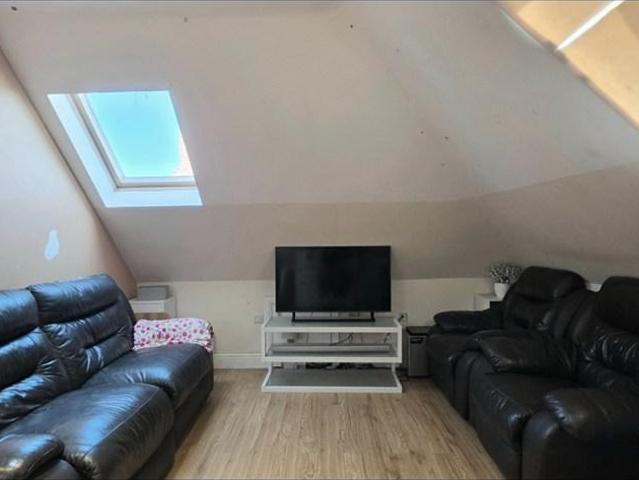 Rickmansworth Road, Watford, WD18 2 bed flat to rent £1,800 pcm £415 pw