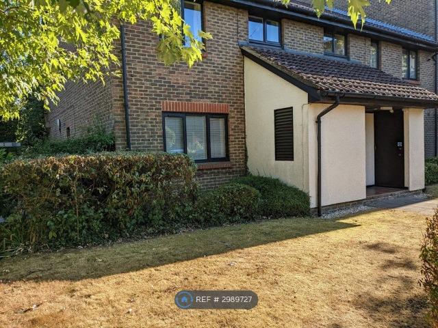Rickwood, Horley RH6, Studio to rent, £900 pcm | PrimeLocation