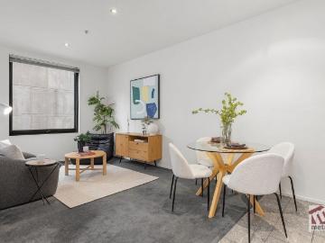 RIDE, WALK OR RUN TO WORK! ONE BEDROOM PLUS STUDY!
