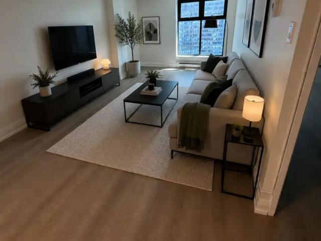 Rideau East Apartments — Newly renovated 600 sq/ft one bedroom at Lees station