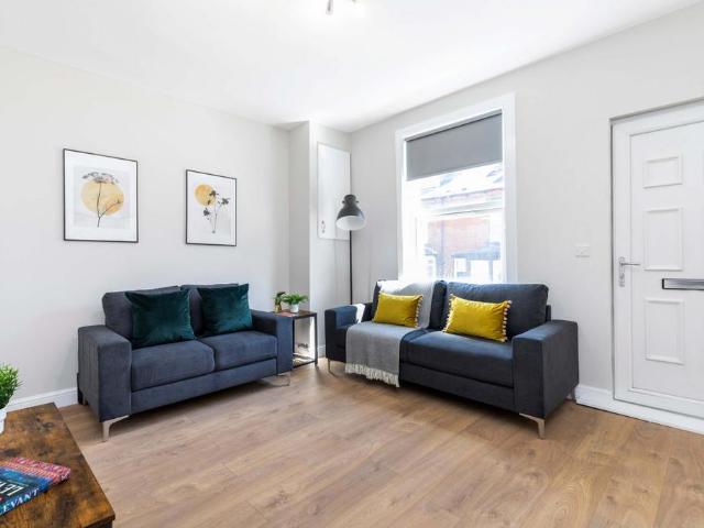 Rider Road, Leeds LS6 5 bed house to rent £3,033 pcm £700 pw