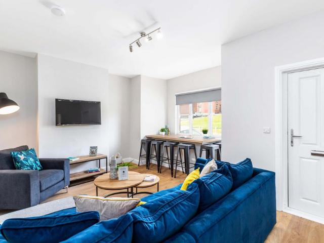 Rider Road, Leeds LS6 6 bed house to rent £3,900 pcm £900 pw