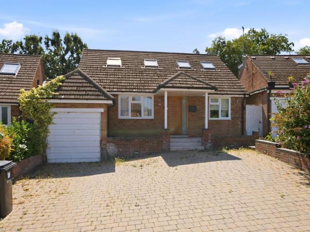 Ridge Avenue, Hertfordshire AL5 5 bed detached house to rent £4,250 pcm £981 pw