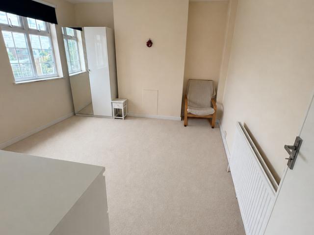 Ridge Avenue, Southgate N21, 4 bed maisonette to rent, £2,550 pcm | PrimeLocation