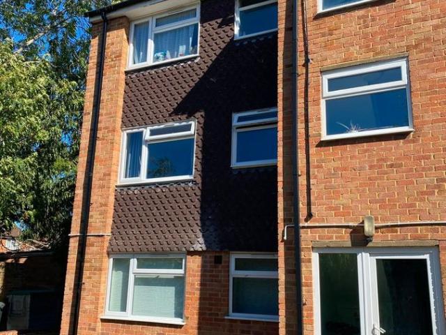 Ridge Bank, Slough SL1, 2 bed flat to rent, £1,500 pcm | PrimeLocation