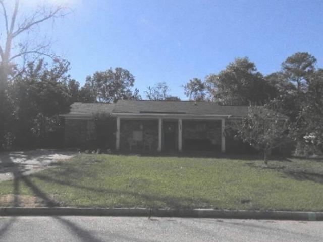 Ridge Cliff Dr