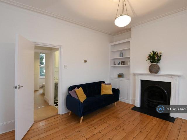Ridge Road, London, N8 1 bed flat to rent £1,850 pcm £427 pw