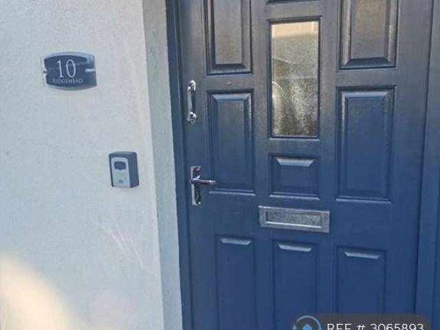 Ridgemead, Calne, SN11 3 bed terraced house to rent £1,350 pcm £312 pw