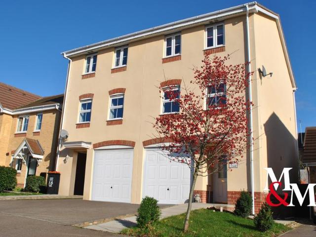 RIDGELY DRIVE 3 bed townhouse to rent £1,520 pcm £351 pw