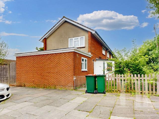 Ridgeside, Crawley RH10, 3 bed end terrace house to rent, £1,700 pcm | PrimeLocation