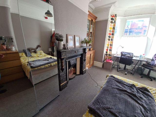 Ridgeway Terrace, Leeds 6 bed house to rent £3,120 pcm £720 pw