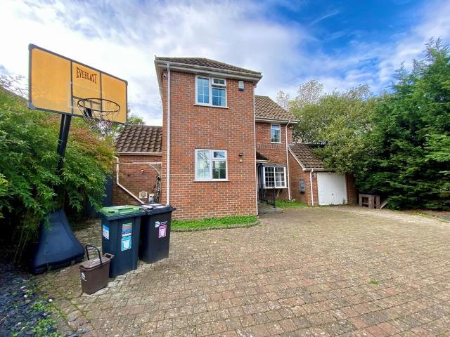 Ridgeway, West Parley, Ferndown 4 bed detached house to rent £2,400 pcm £554 pw