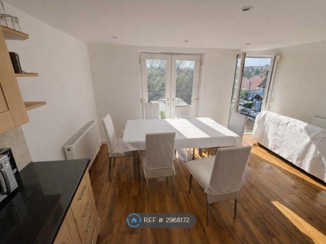 Ridgeway Avenue, Barnet EN4, 3 bed detached house to rent, £2,530 pcm | PrimeLocation