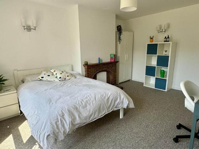 Ridgeway, Exeter EX4 4 bed house to rent £2,860 pcm £660 pw