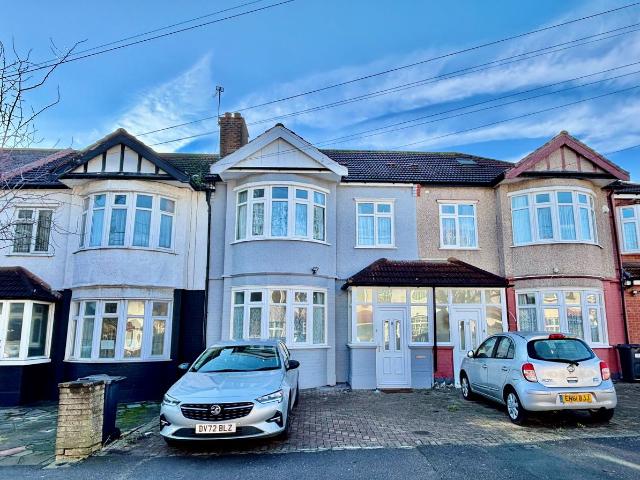 Ridgeway Gardens, Ilford IG4, 4 bed property to rent, £2,400 pcm | PrimeLocation