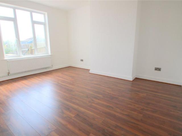 Ridgeway Lane, Whitchurch, Bristol, BS14 3 bed semi detached house to rent £2,325 pcm £537 pw