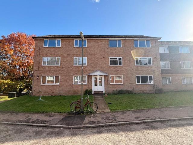 Ridgeway Road, Redhill RH1, 2 bed flat to rent, £1,550 pcm | PrimeLocation