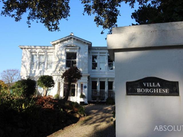 Ridgeway Road, Villa Borghese. 2 bed flat to rent £875 pcm £202 pw