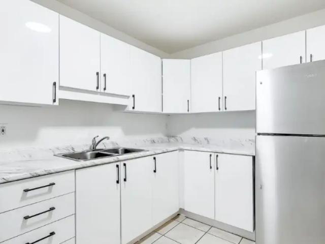 Ridgeway & Somerset — 1 Bedroom