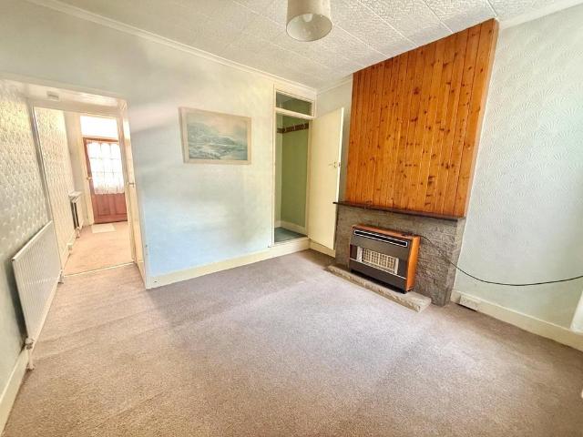 Ridgway Road, Luton LU2 3 bed terraced house to rent £1,200 pcm £277 pw
