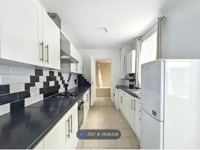 Ridgway Road, Luton LU2, 3 bed terraced house to rent, £1,600 pcm | PrimeLocation