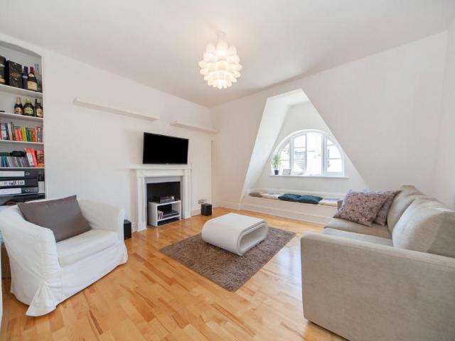 Riding House Street, London W1W 1 bed apartment to rent £2,500 pcm £577 pw