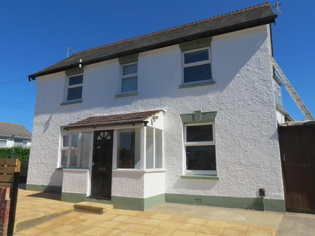 Ridley Road, Bournemouth, Dorset 4 bed detached house to rent £2,000 pcm £462 pw