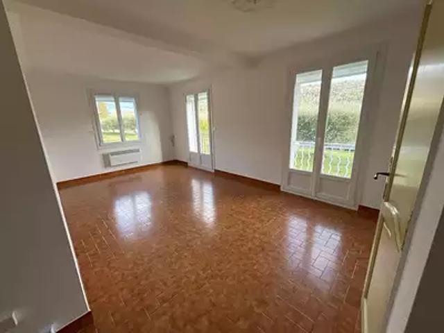 Riez 04500 Location appartement 3 pièces t3