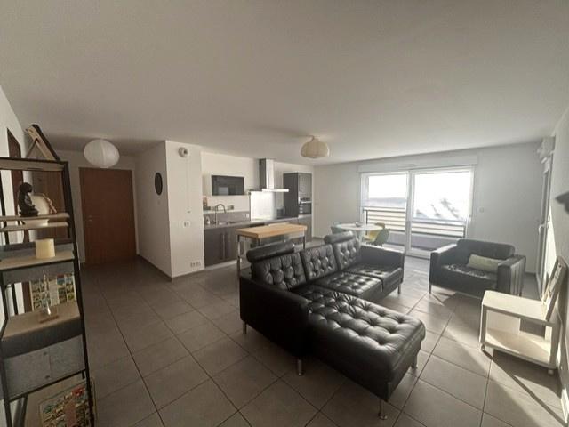 Riedisheim appartement 4 pièces, 82 m2, 3 chambres, une terrasse semi couverte au RDC d'une petite résidence