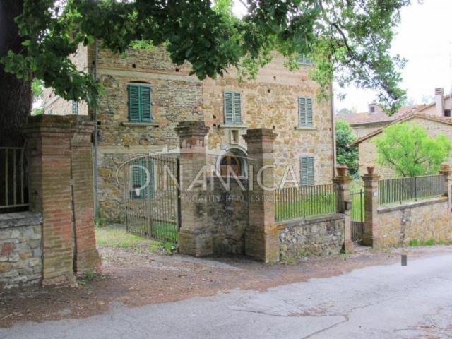 Rif. 1003 206C 540m² Montaione