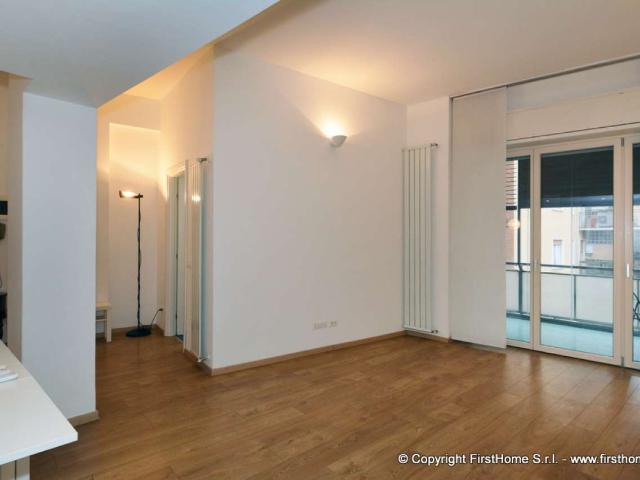 RIF. 10278 AMPIO BILOCALE CON TERRAZZO S.AMBROGIO