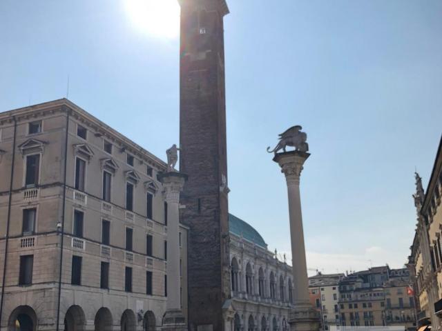 RIF. 1039X DELIZIOSO E CENTRALISSIMO BICAMERE SEMI ARREDATO