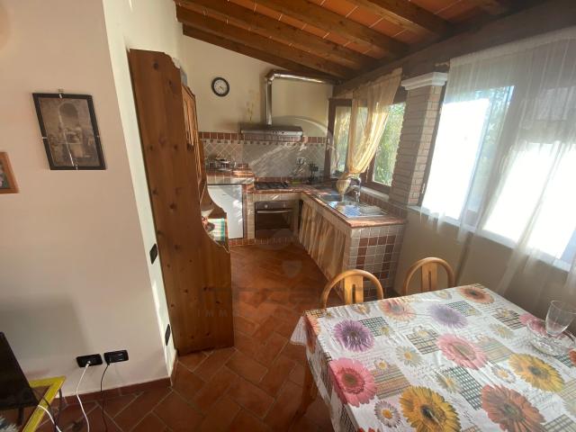 Rif. 18303 Semindipendente, Porzione bifamiliare Affitto a Massa, Marina Massa Ponente