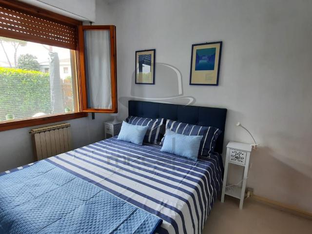 Rif. 21581 Appartamento, Bilocale Affitto a Massa, Marina Massa Centro