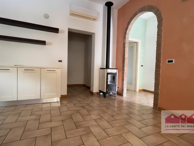 RIF. 2296X ARCUGNANO: BICAMERE CON VISTA SULLE COLLINE