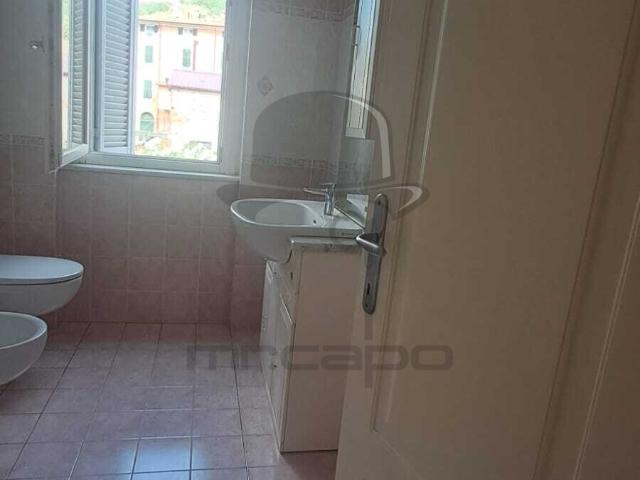 Rif. 24496 Appartamento, Trilocale Affitto a Carrara, Carrara Centro