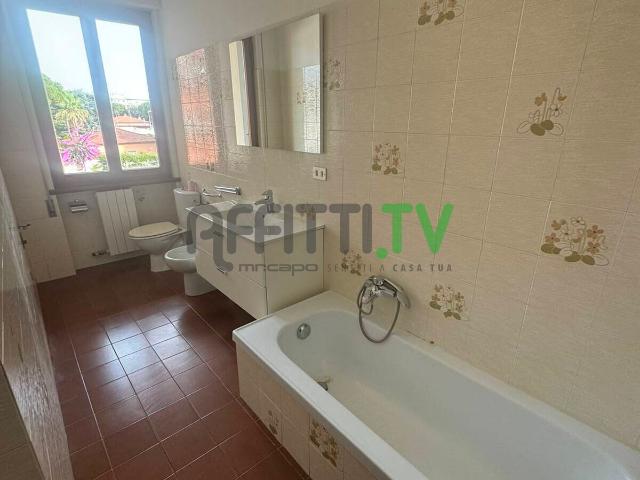 Rif. 24355 Appartamento, Appartamento Affitto a Carrara, Avenza