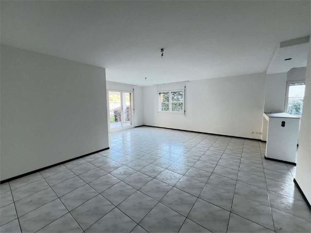 Rif. 2724 Rivera ampio 4.5 locali
