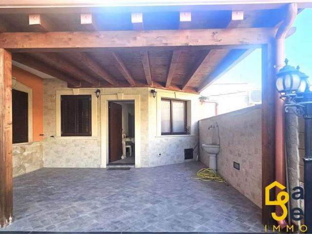 RIF.3004 APPARTAMETO IN VILLA CON VERANDA E GIARDINO