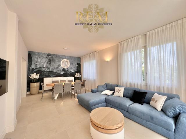 rif. 354 Magnificent VILLA for rent with pool in Forte dei Marmi