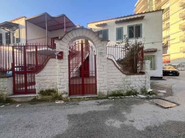 RIF. 446 VILLAGGIO COPPOLA APPARTAMENTO CON POSTO AUTO