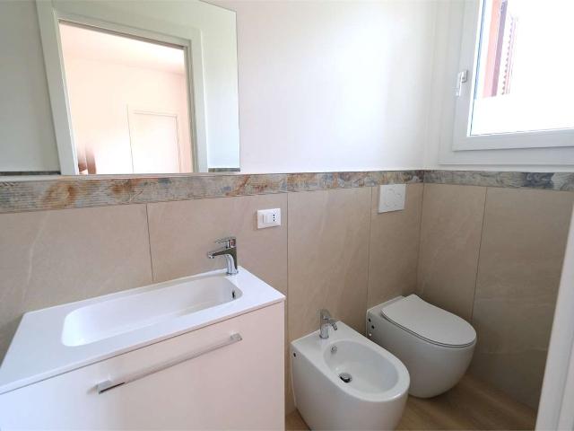 RIF. 9026 RISTRUTTURATO CON PISCINA P.ZZA MARINA 18.07 25.07