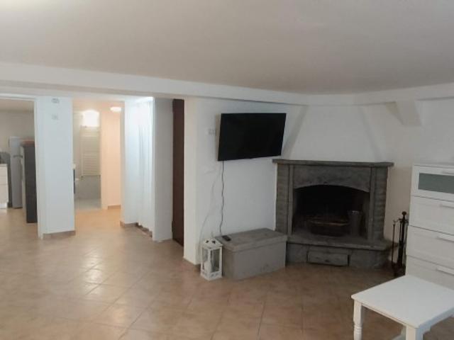 Rif. AC69 Viareggio loc. citta' giardino monolocale affitto estivo